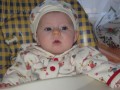 Elya dans sa chaise, dans son transat et sur le PC - 003 * 1024 x 768 * (103KB)